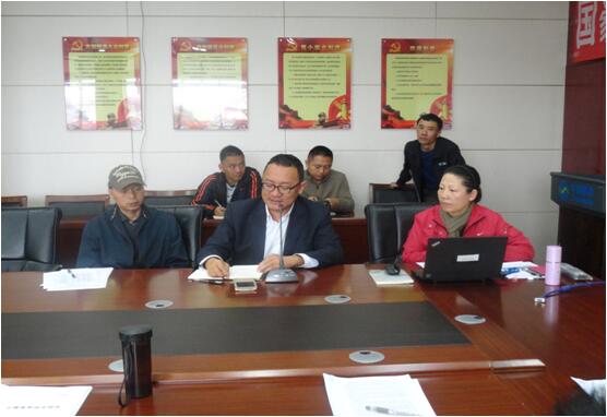 保山移动综合部副总杨涛在培训中宣贯省移动对车辆治理的相关要求事项。。